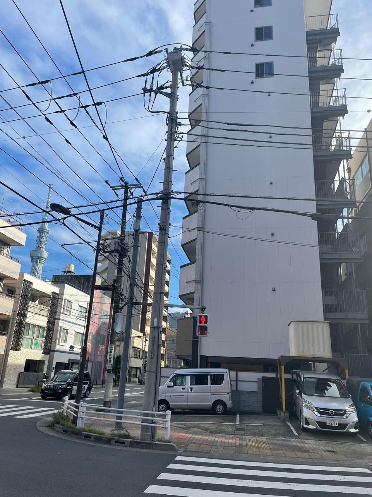 Calum Asakusa Imado Tokyoカルム浅草今戸ツインルーム新築民泊東京浅草隅田川今戸神社近くスカイツリー見えるコンビニコインランドリー近くある浅草駅まで徒歩圏内アクセス便利成田空港羽田空港銀座渋谷東京駅直通 מראה חיצוני תמונה