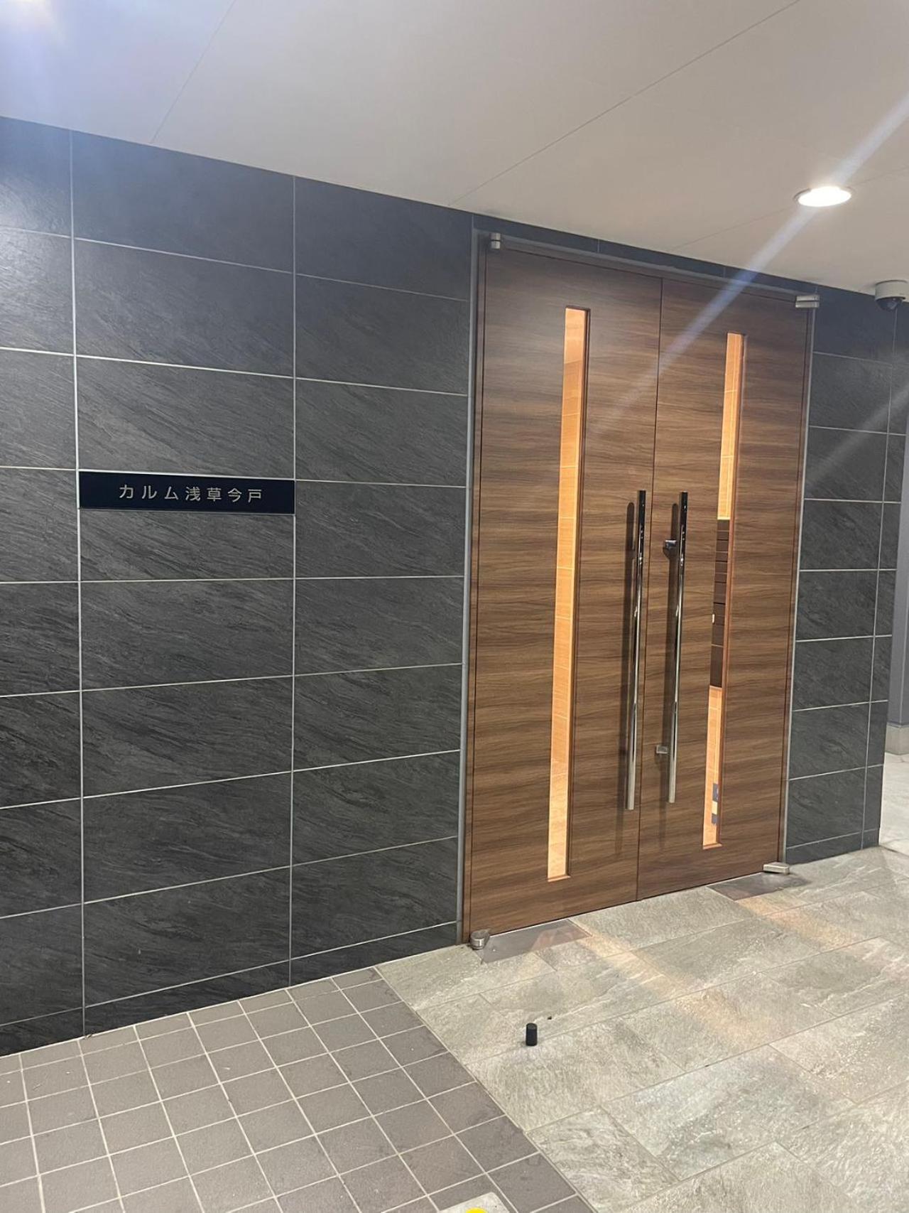 Calum Asakusa Imado Tokyoカルム浅草今戸ツインルーム新築民泊東京浅草隅田川今戸神社近くスカイツリー見えるコンビニコインランドリー近くある浅草駅まで徒歩圏内アクセス便利成田空港羽田空港銀座渋谷東京駅直通 מראה חיצוני תמונה