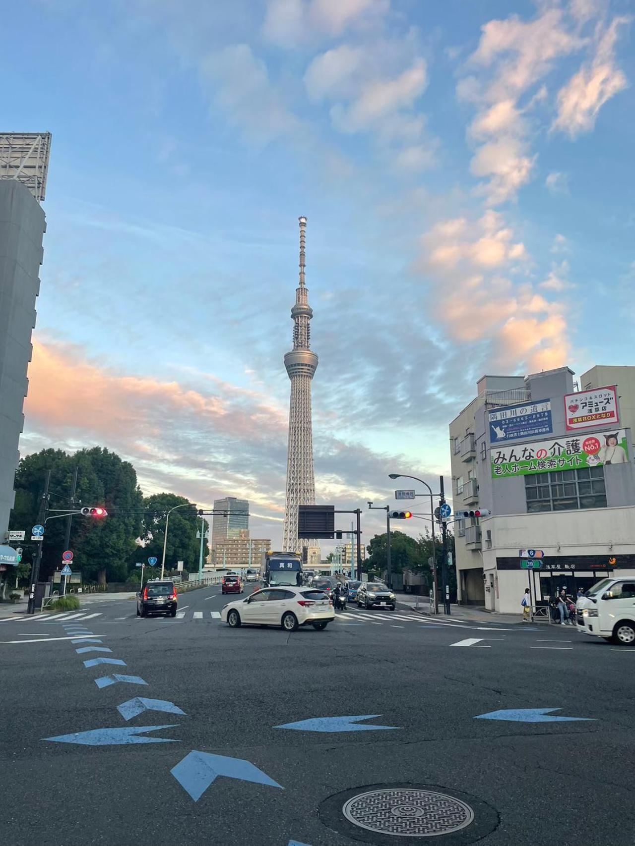 Calum Asakusa Imado Tokyoカルム浅草今戸ツインルーム新築民泊東京浅草隅田川今戸神社近くスカイツリー見えるコンビニコインランドリー近くある浅草駅まで徒歩圏内アクセス便利成田空港羽田空港銀座渋谷東京駅直通 מראה חיצוני תמונה